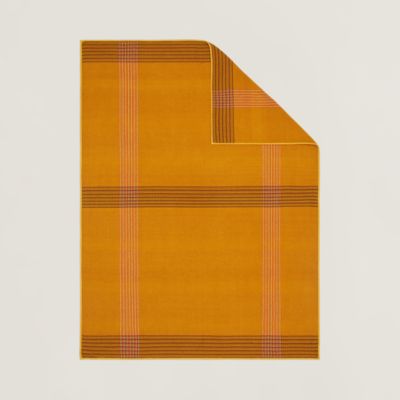 ホームテキスタイル：プレード、クッション、カシミヤ | Hermès